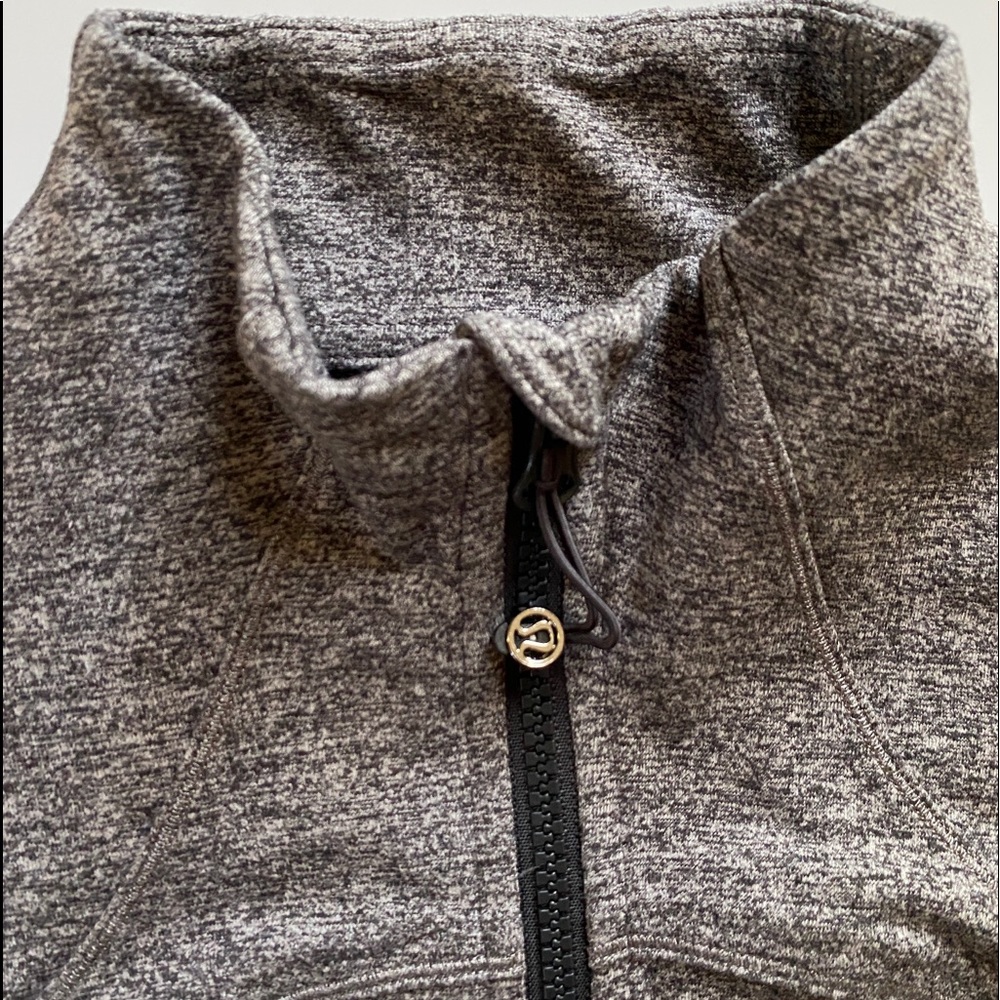 Lululemon Ladies Lightweight Jacket - image 4